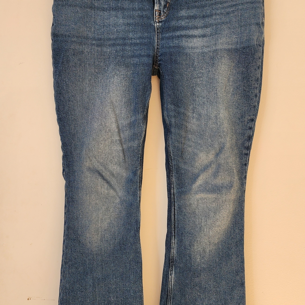 Old Navy Women's Flare Jeans in Blue
